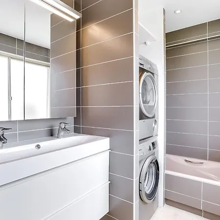 Upstays - Apartment With Terrace - A C - Parking 아파트